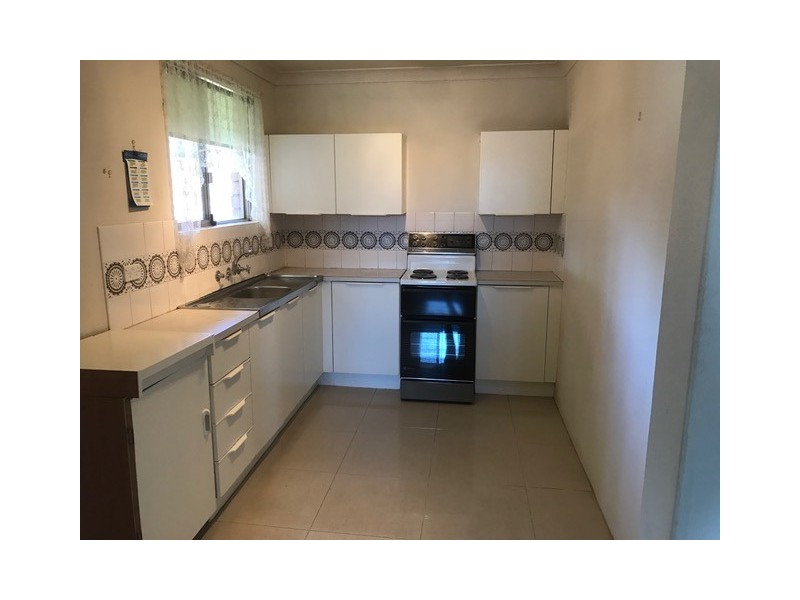 1/10 Atchison Road, Macquarie Fields NSW 2564