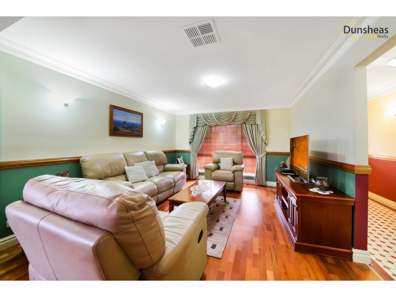 72 Matthews Square, Ingleburn NSW 2565