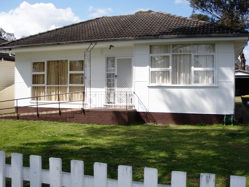 18 Matthew Square, Ingleburn NSW 2565