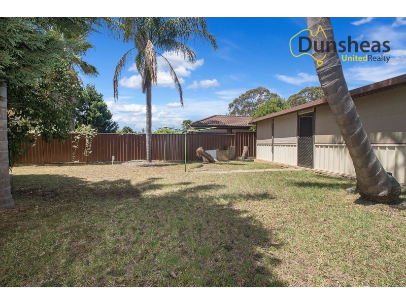 14 Dibbler Place, St Helens Park NSW 2560