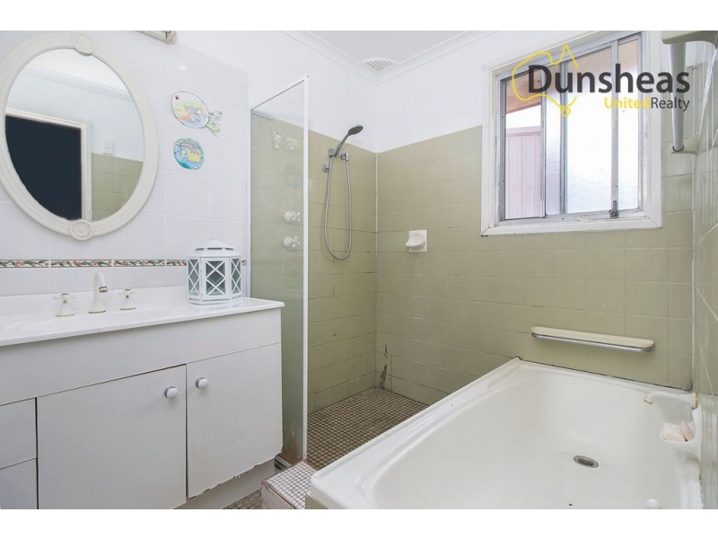 3 Borthwick Street, Minto NSW 2566