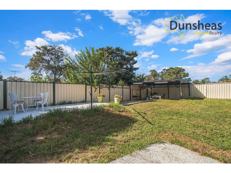 5 Riesling Place, Eschol Park NSW 2558