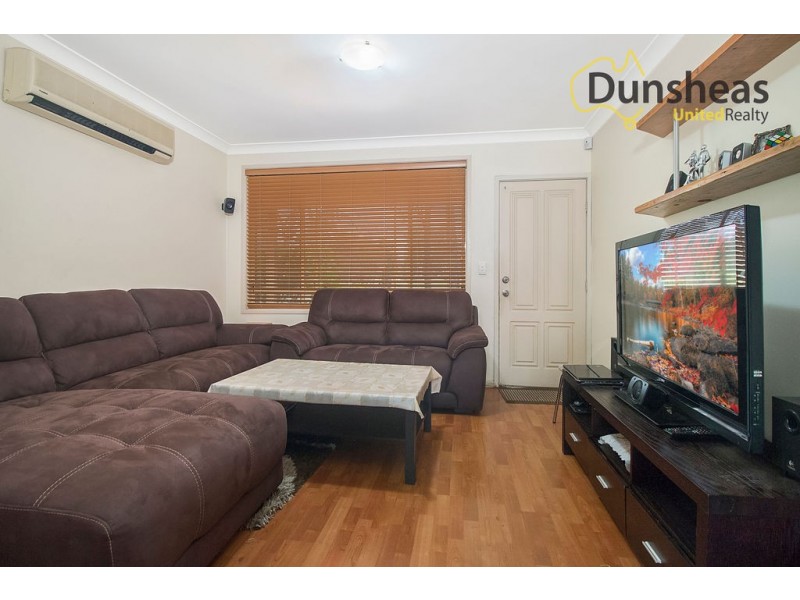 2/1 Macquarie Road, Ingleburn NSW 2565