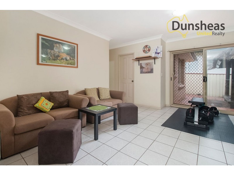 2/1 Macquarie Road, Ingleburn NSW 2565