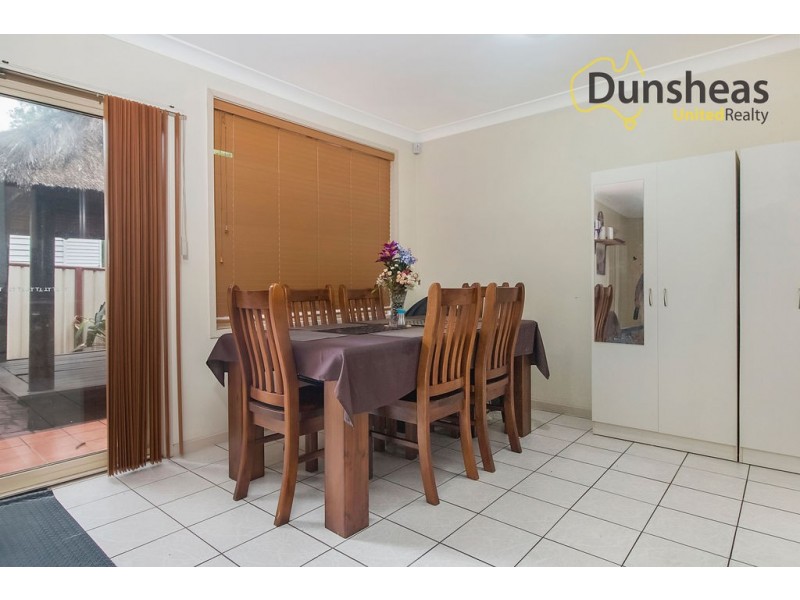 2/1 Macquarie Road, Ingleburn NSW 2565