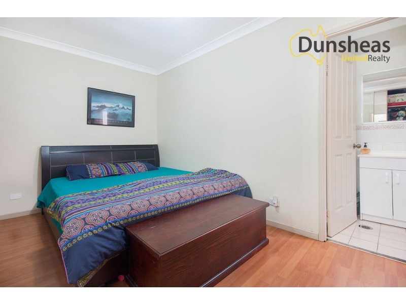 2/1 Macquarie Road, Ingleburn NSW 2565