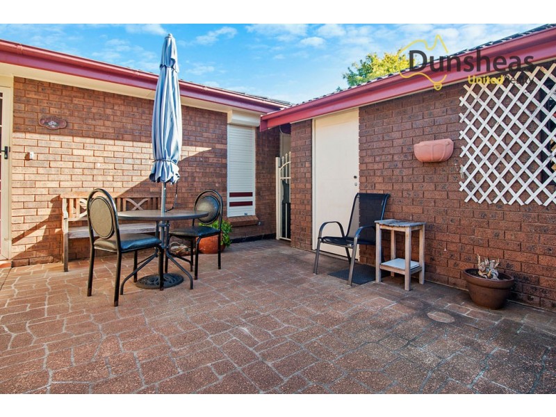 6 Luff Place, Ingleburn NSW 2565