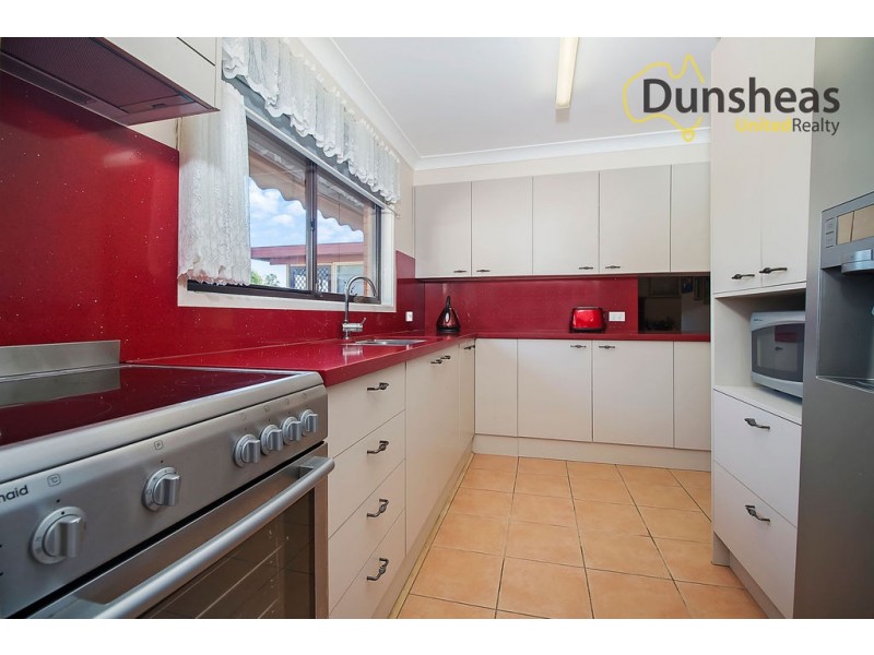 6 Luff Place, Ingleburn NSW 2565