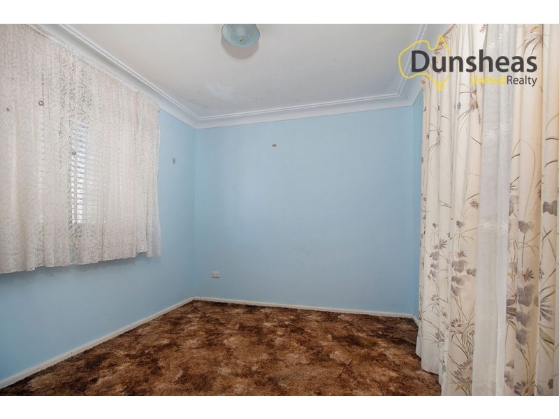 34 Ohlfsen Road, Minto NSW 2566