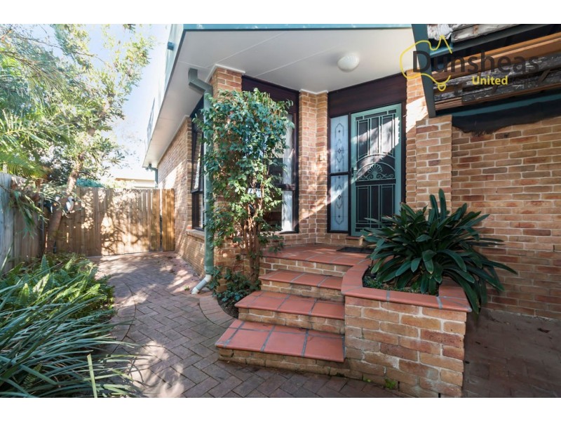 5 Edna Place, Ingleburn NSW 2565