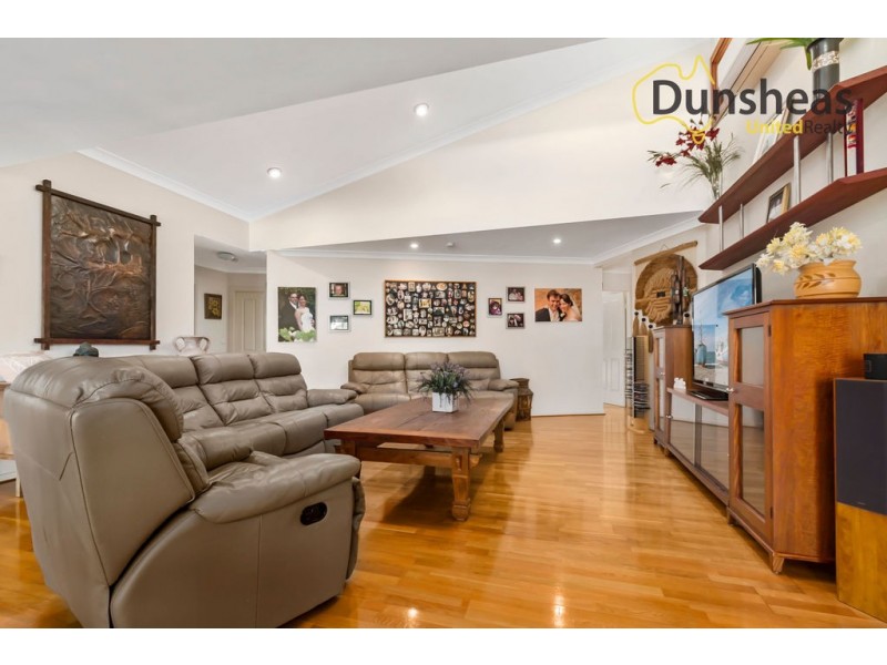 5 Edna Place, Ingleburn NSW 2565