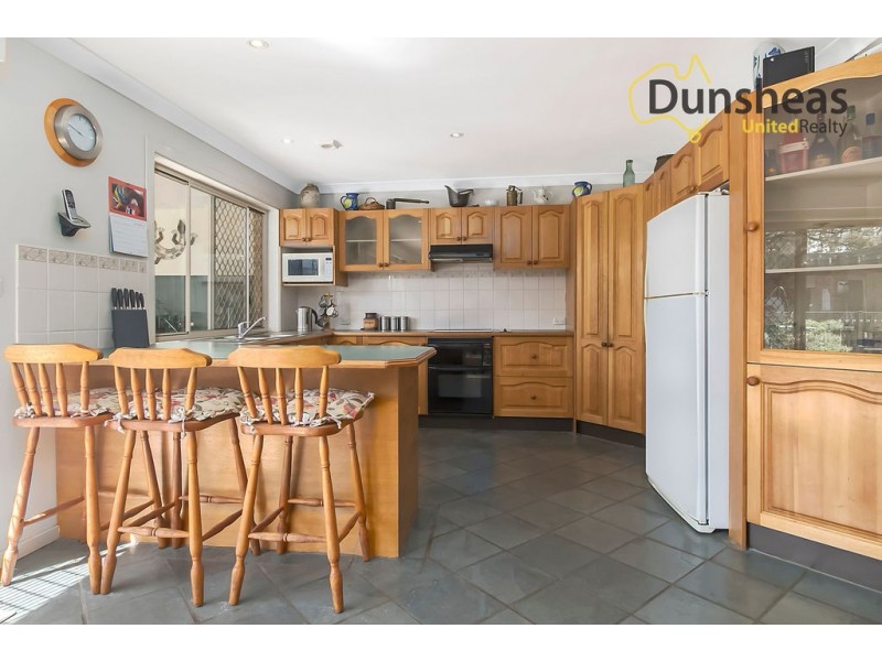 5 Edna Place, Ingleburn NSW 2565