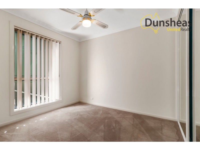 5 Edna Place, Ingleburn NSW 2565