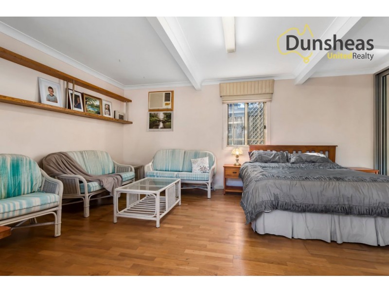 5 Edna Place, Ingleburn NSW 2565