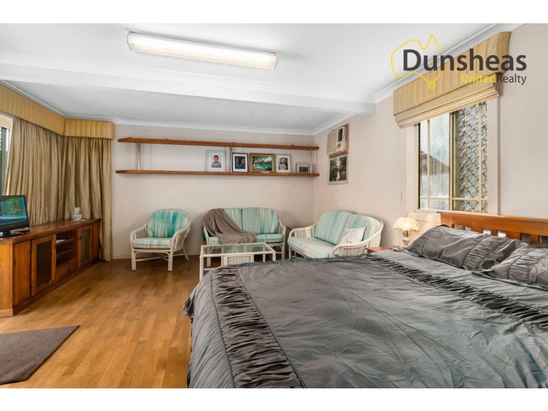 5 Edna Place, Ingleburn NSW 2565