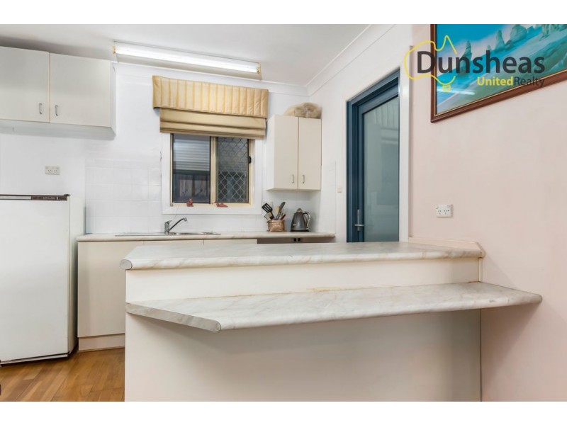 5 Edna Place, Ingleburn NSW 2565