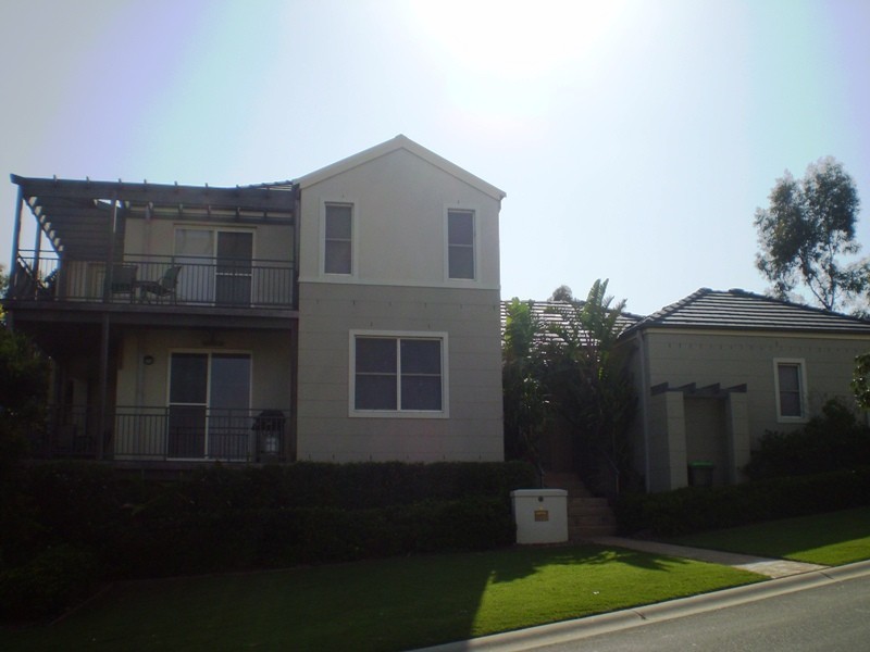 1 Scarnish Way, Macquarie Links NSW 2565