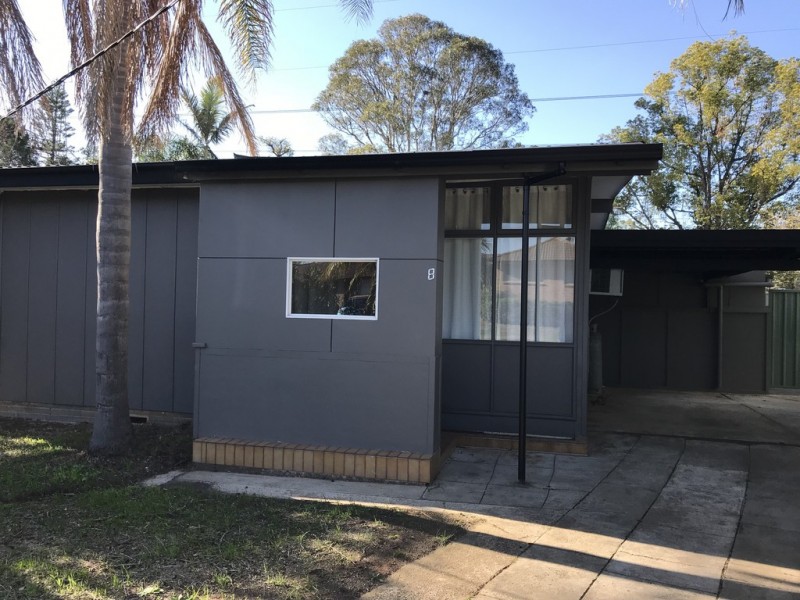 8 Foreman Street, Glenfield NSW 2167