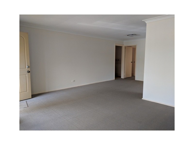9/6 Westmoreland Road, Minto NSW 2566