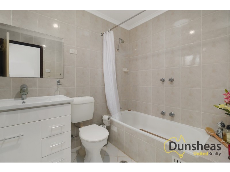 2/164 Oxford Road, Ingleburn NSW 2565