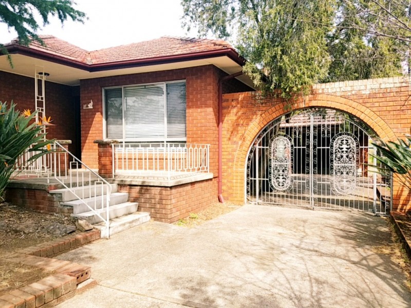 27 Gordon Avenue, Ingleburn NSW 2565