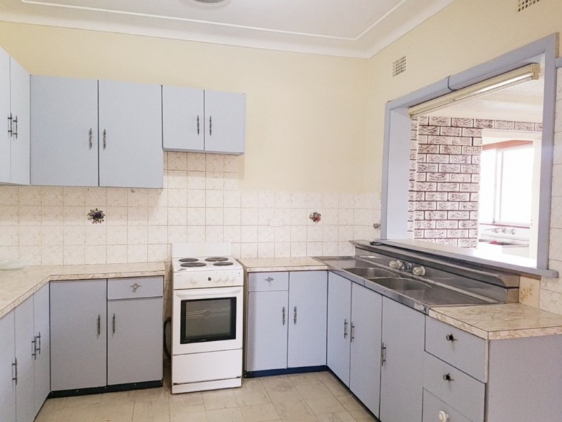 27 Gordon Avenue, Ingleburn NSW 2565