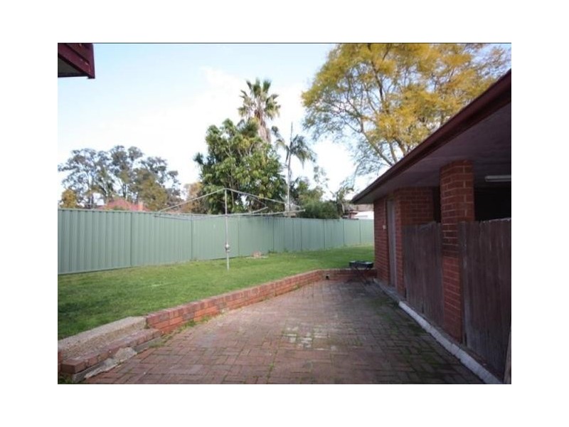 27 Gordon Avenue, Ingleburn NSW 2565