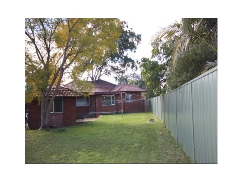 27 Gordon Avenue, Ingleburn NSW 2565