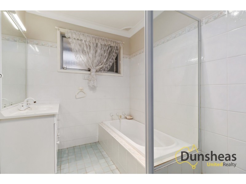 8 Valda Place, Ingleburn NSW 2565
