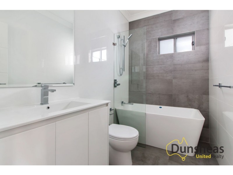 2/6 Kent Street, Minto NSW 2566