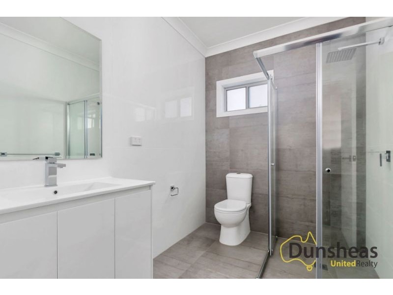 3/6 Kent Street, Minto NSW 2566