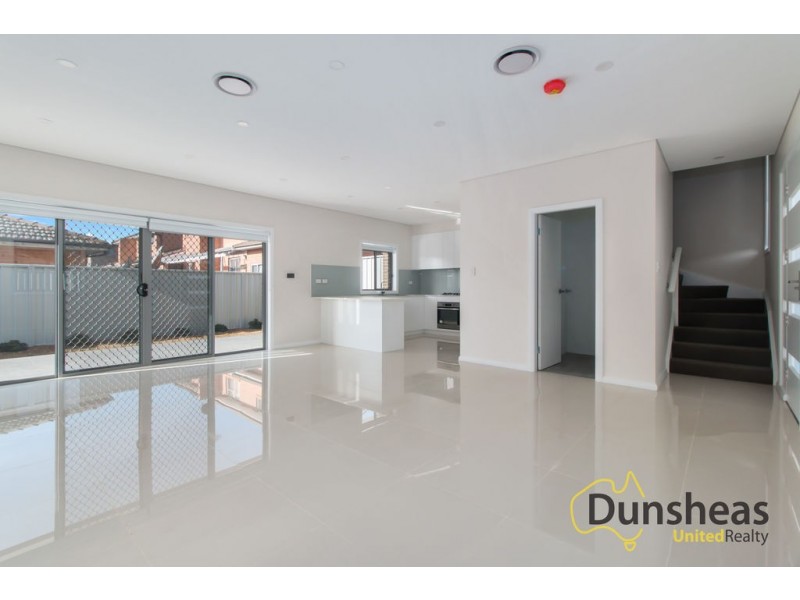 5/6 Kent Street, Minto NSW 2566