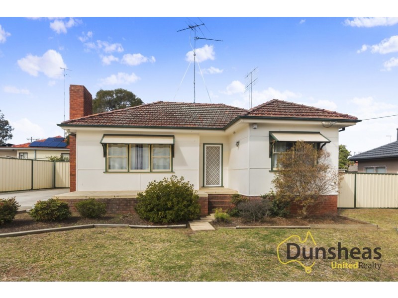 2 Phelps Crescent, Bradbury NSW 2560