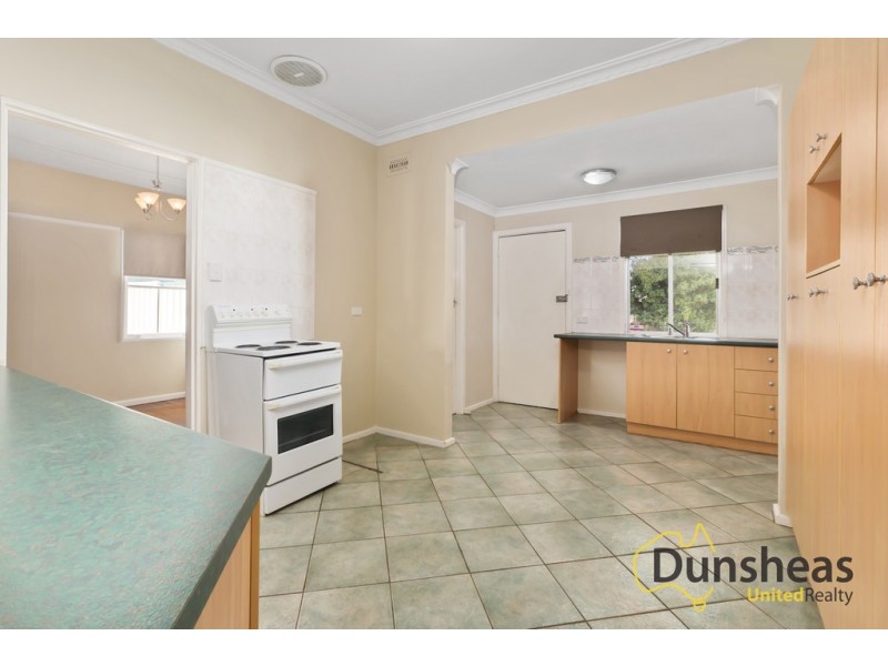 2 Phelps Crescent, Bradbury NSW 2560