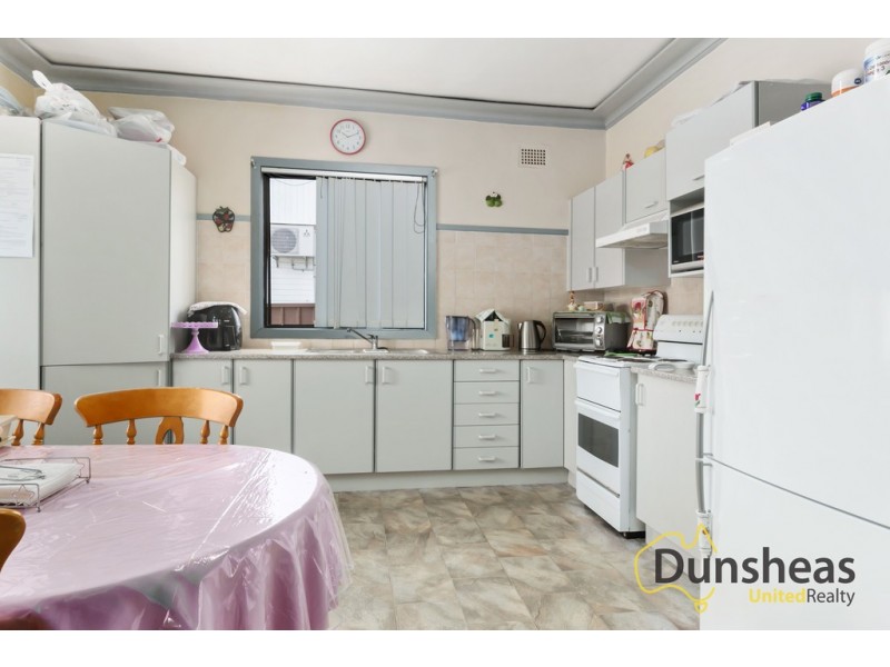 33 Durham Street, Minto NSW 2566