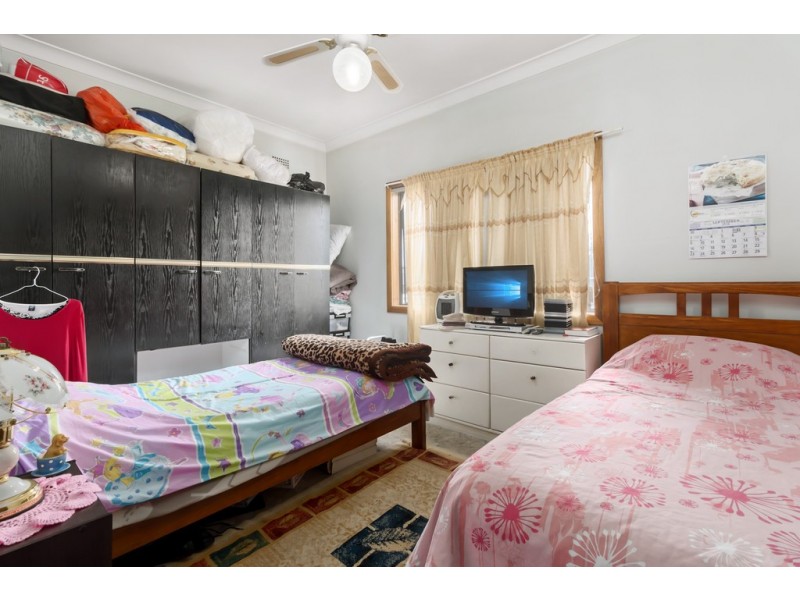 33 Durham Street, Minto NSW 2566