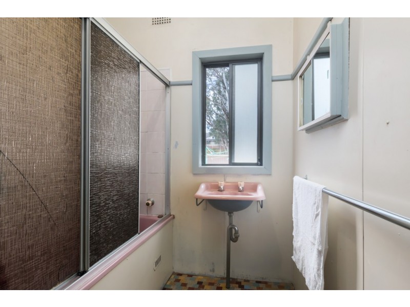 33 Durham Street, Minto NSW 2566