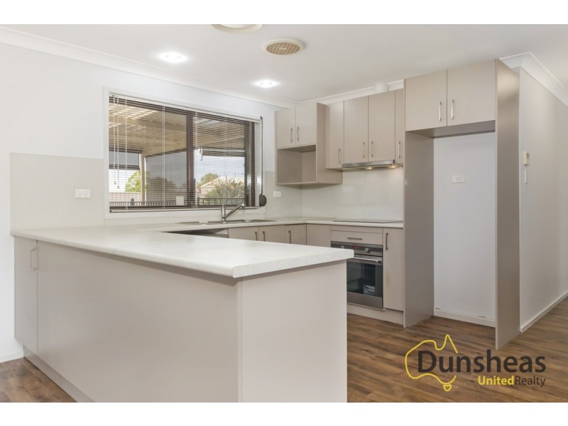 50 Livingstone Ave, Ingleburn NSW 2565
