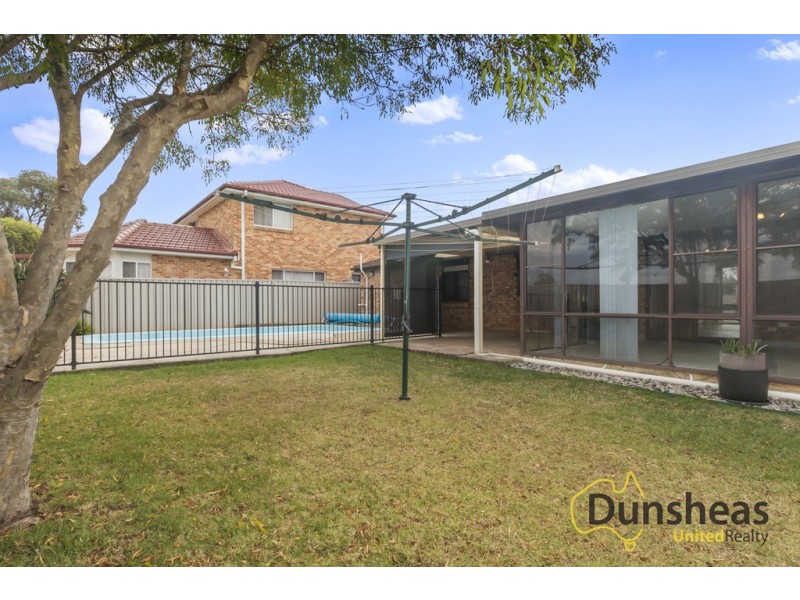 50 Livingstone Ave, Ingleburn NSW 2565