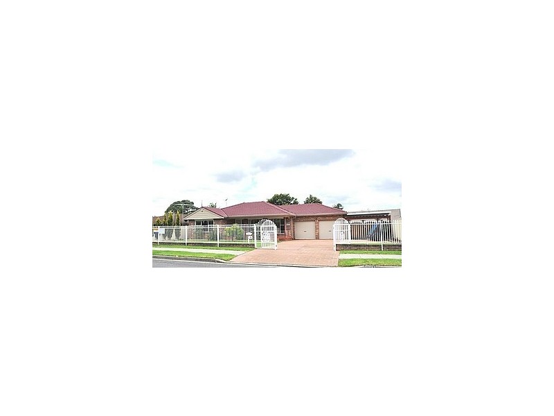 80 Harrow Road, Glenfield NSW 2167