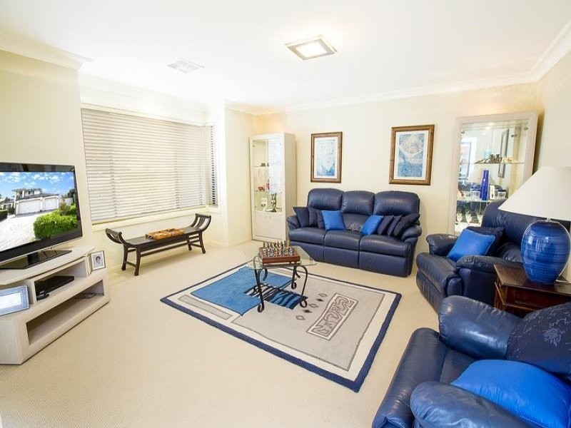 11 Homestead Circuit, Macquarie Links NSW 2565