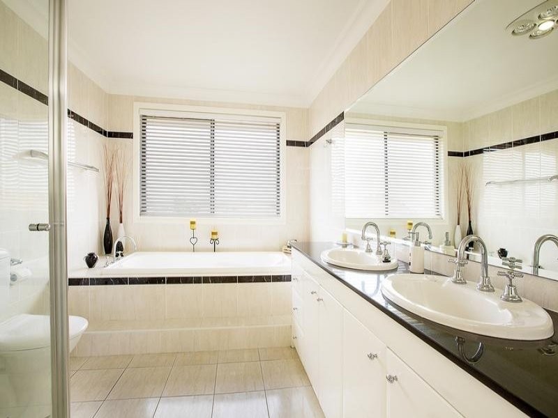 11 Homestead Circuit, Macquarie Links NSW 2565