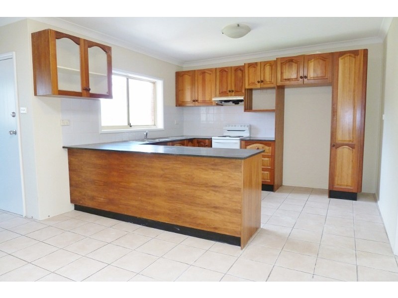 1/90 Railway Parade, Glenfield NSW 2167