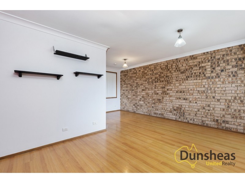 4/10 Bensley Road, Macquarie Fields NSW 2564