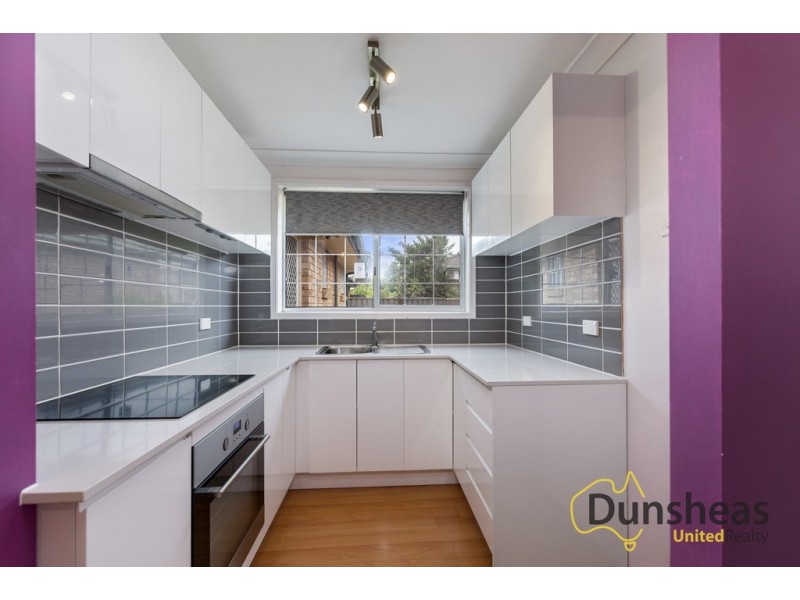 4/10 Bensley Road, Macquarie Fields NSW 2564