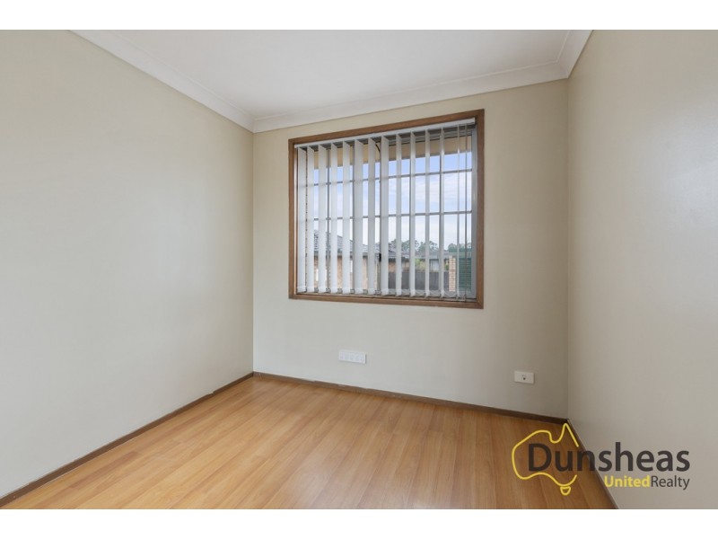 4/10 Bensley Road, Macquarie Fields NSW 2564