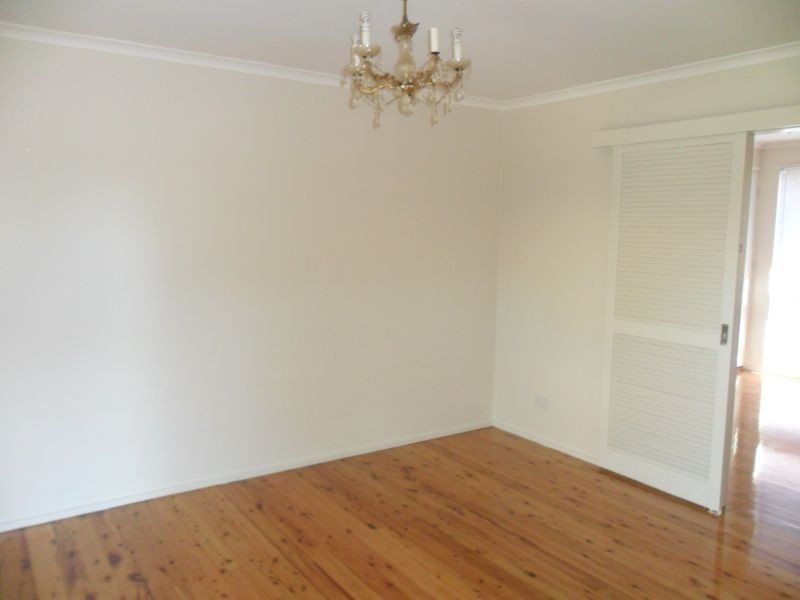 7 Buttercup Street, Macquarie Fields NSW 2564