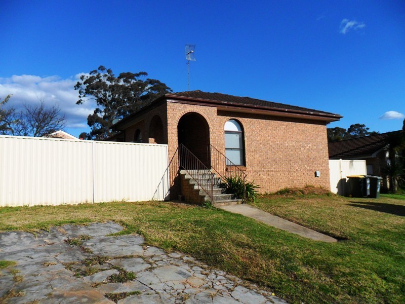 7 Buttercup Street, Macquarie Fields NSW 2564