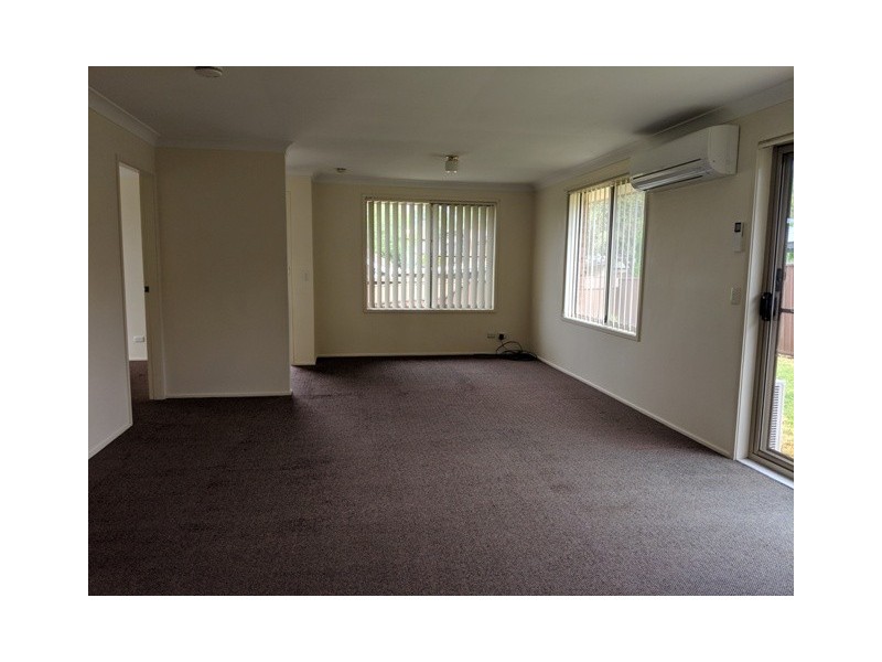 1/2 Amber Place, Eagle Vale NSW 2558