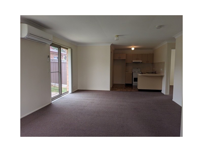 1/2 Amber Place, Eagle Vale NSW 2558